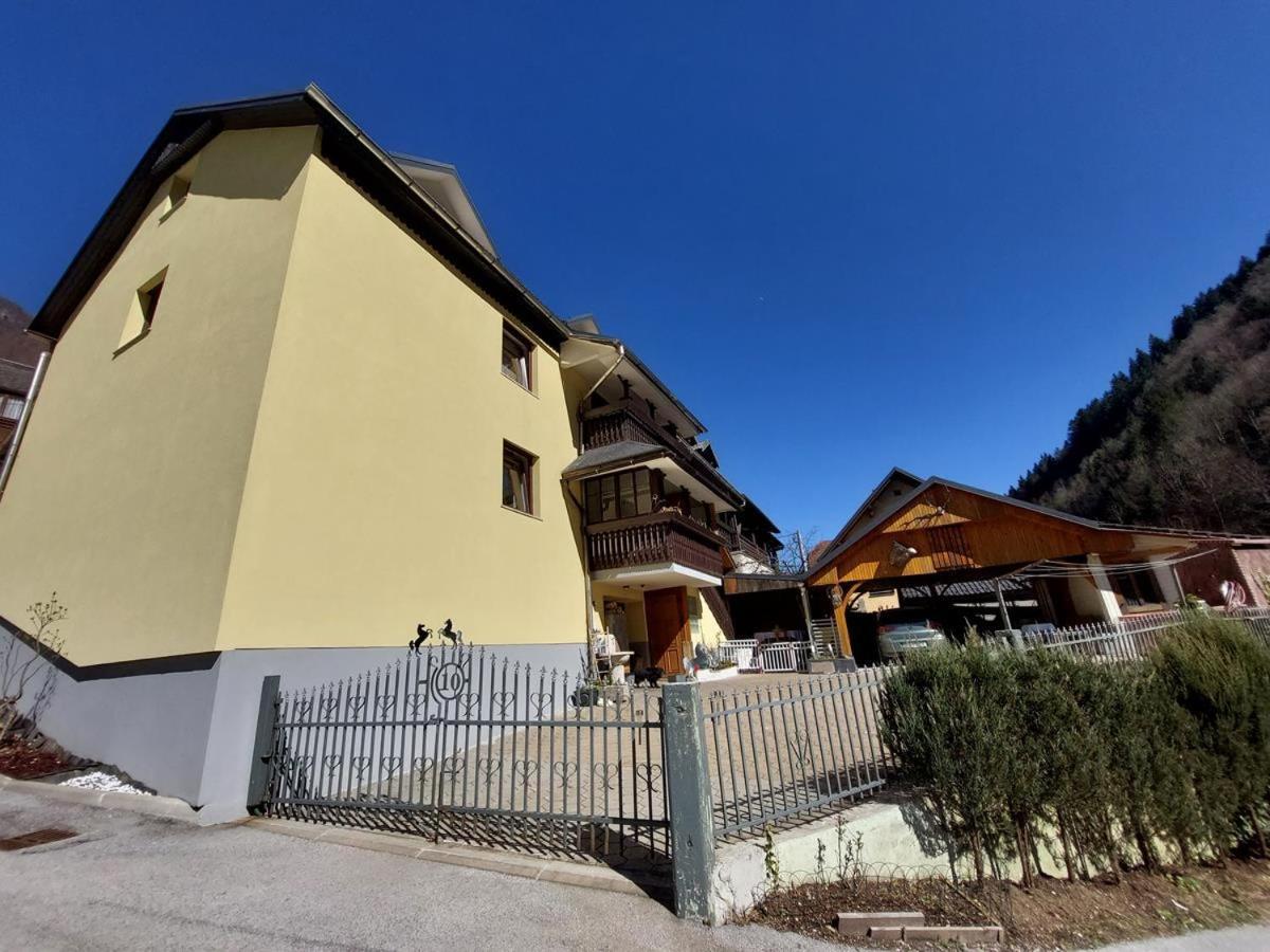 Tiha Dolina Villa Zelezniki ภายนอก รูปภาพ